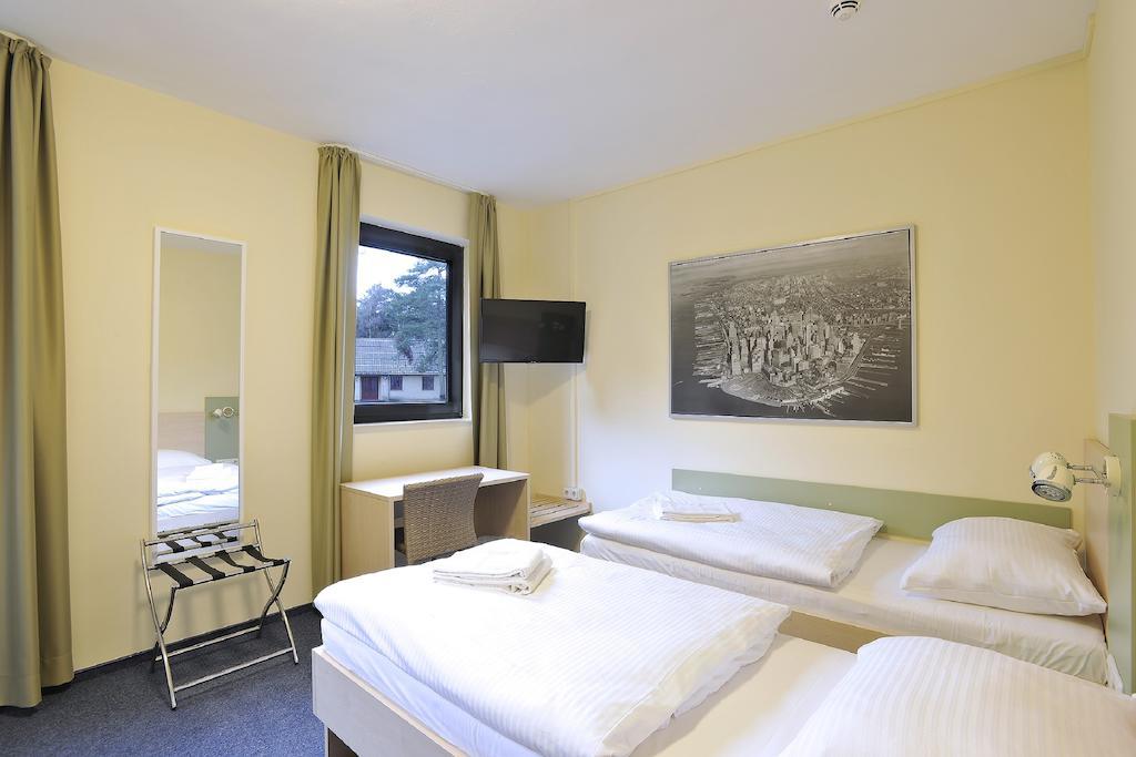 Best Deal Airporthotel Weeze Room photo