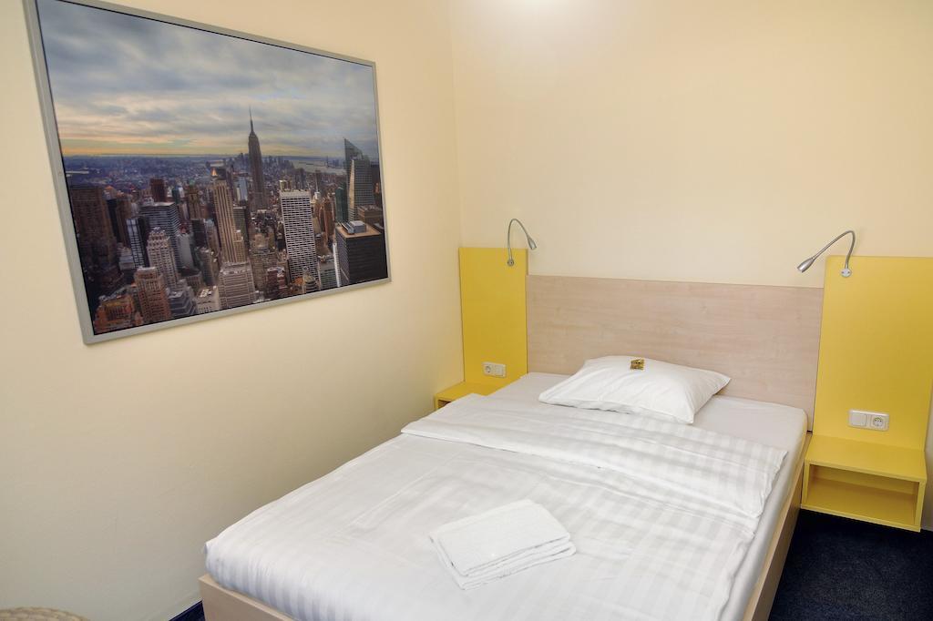 Best Deal Airporthotel Weeze Room photo