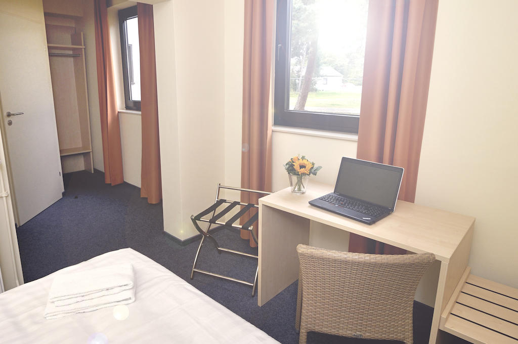 Best Deal Airporthotel Weeze Room photo