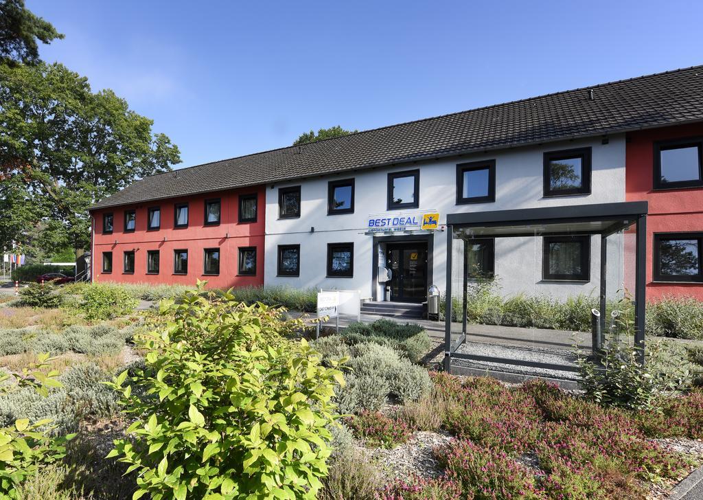 Best Deal Airporthotel Weeze Exterior photo